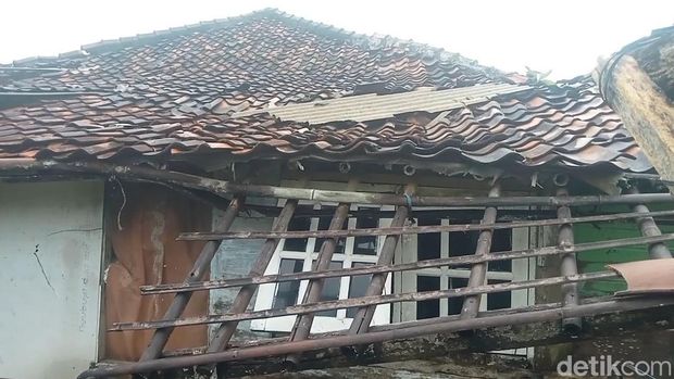 Angin puting beliung di Subang Angin puting beliung di Subang