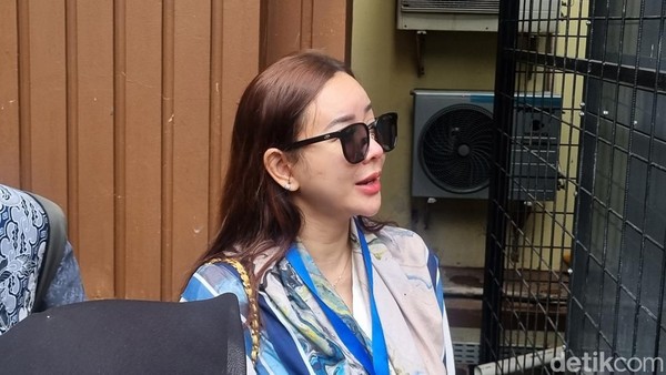 Aura Kasih Tak Dinafkahi Eks Suami: Saya Gak Minta dan Gak Pertanyakan