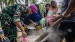 Banjir Aceh Makin Parah, Ribuan Pengungsi Antre Makanan di Kuala Cangkoy