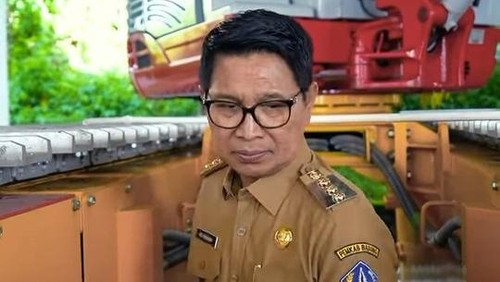 Bupati Badung I Wayan Adi Arnawa mengecek langsung peralatan penaganan banjir