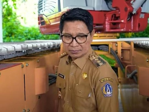 Bupati Badung I Wayan Adi Arnawa mengecek langsung peralatan penaganan banjir