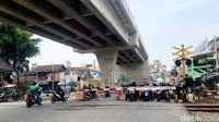 Pengerjaan proyek jalan layang ini memakan dana Rp 63miliar.