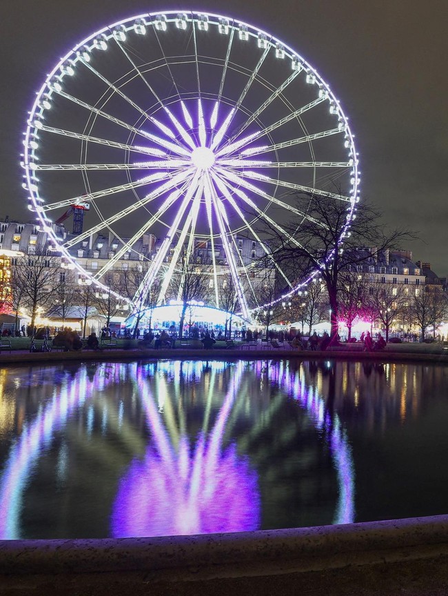 Gemerlap Paris Sambut Musim Liburan