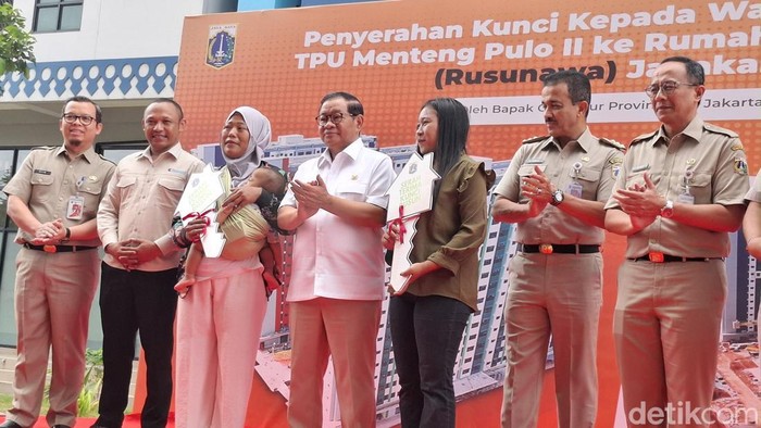 Pram Gratiskan Sewa Rusun 6 Bulan, Warga Eks TPU Menteng Pulo Nangis Haru
