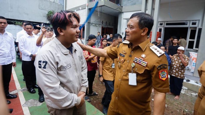Ahmad Luthfi Siap Tanggung Biaya Kos Mahasiswa Korban Bencana Sumatera