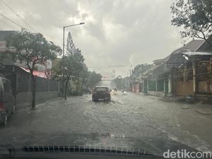Cuaca Surabaya Hari Ini: Hujan Sedang, Suhu 24-32 Derajat Celsius
