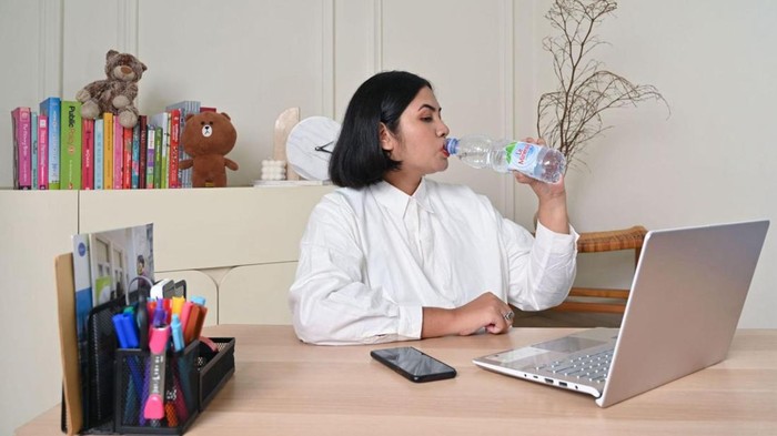 Kerja Seharian di Ruang Ber-AC Bisa Bikin Imun Turun, Ini Cara Cegahnya