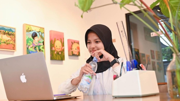 Gen Z Kerja Nonstop? Begini Pentingnya Mineral Biar Nggak Gampang Tumbang