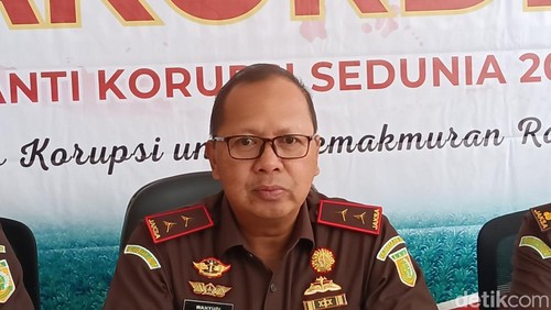 Kajati NTB, Wahyudi di media center Kejati NTB, Selasa (9/12/2025).