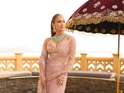Terungkap Detail Kalung Mewah J.Lo di Pernikahan Crazy Rich India yang Viral