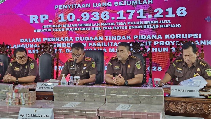 Kejari Semarang Pamer Duit Rp 10,9 M dari Kasus Pembobolan Kredit Bank