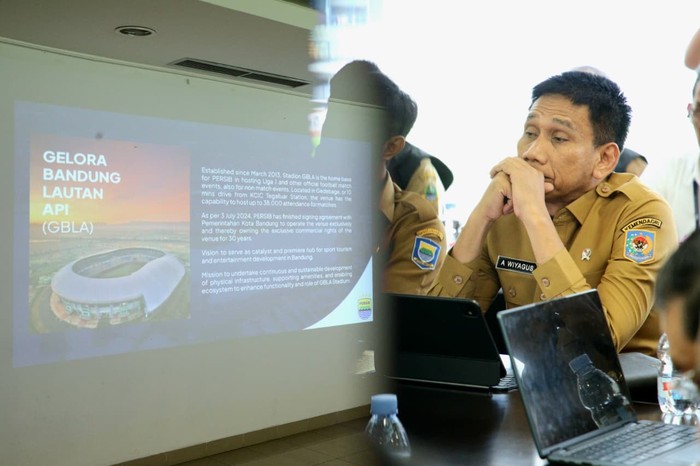 Wamendagri Dorong Tata Kelola Stadion untuk Aktivitas Olahraga dan UMKM