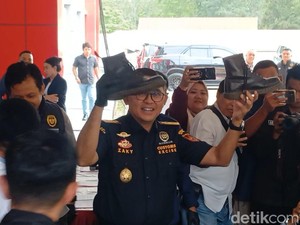 Tren Joki Pakaian Bekas dari Singapura ke Batam, Diupah 10 Dolar