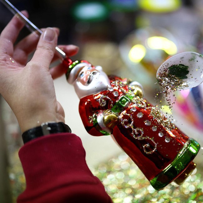 Kerajinan Kaca Polandia Jadi Primadona Dekorasi Natal Dunia