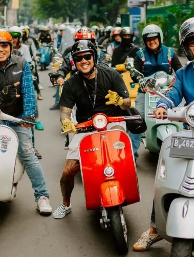 Gathering vespa vol. 1, beragam komunitas vespa riding bareng!