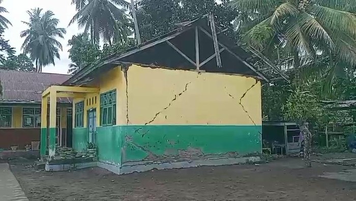 Gedung SD di Majene 4 Tahun Rusak Berat Akibat Gempa, Siswa-Guru Waswas
