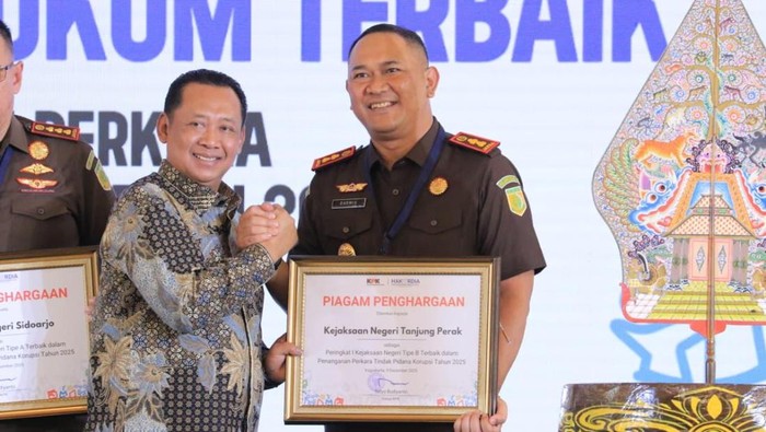 Hari Anti Korupsi Sedunia, KPK Berikan Penghargaan Kejari Tanjung Perak