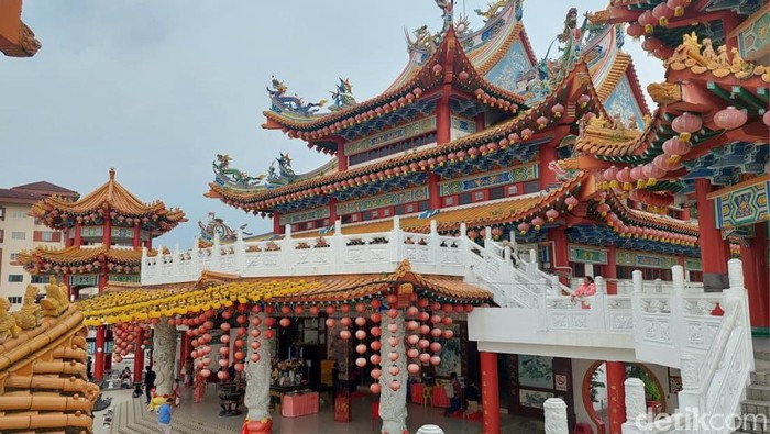 Megahnya Kuil Buddha Terbesar di Malaysia