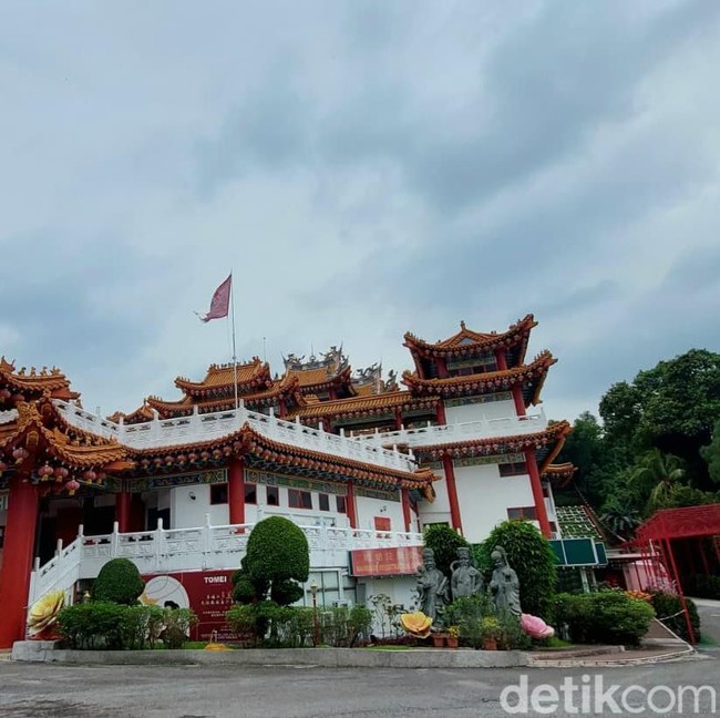 Kuil Buddha Terbesar di Malaysia