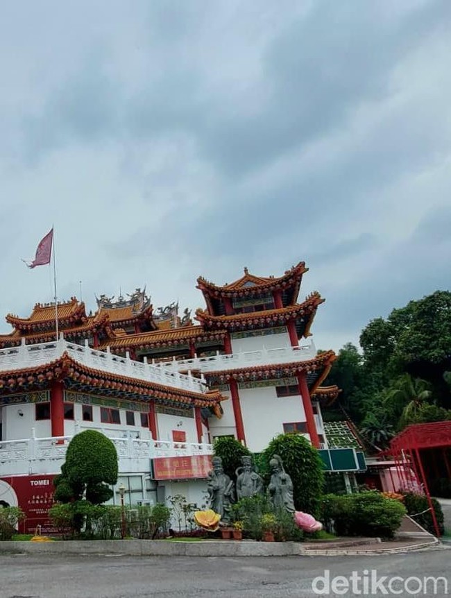 Kuil Buddha Terbesar di Malaysia