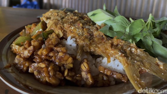 Sedapnya Mangut Wader Duri Lunak Sungai Progo, Kuliner Legendaris Sejak 1980-an