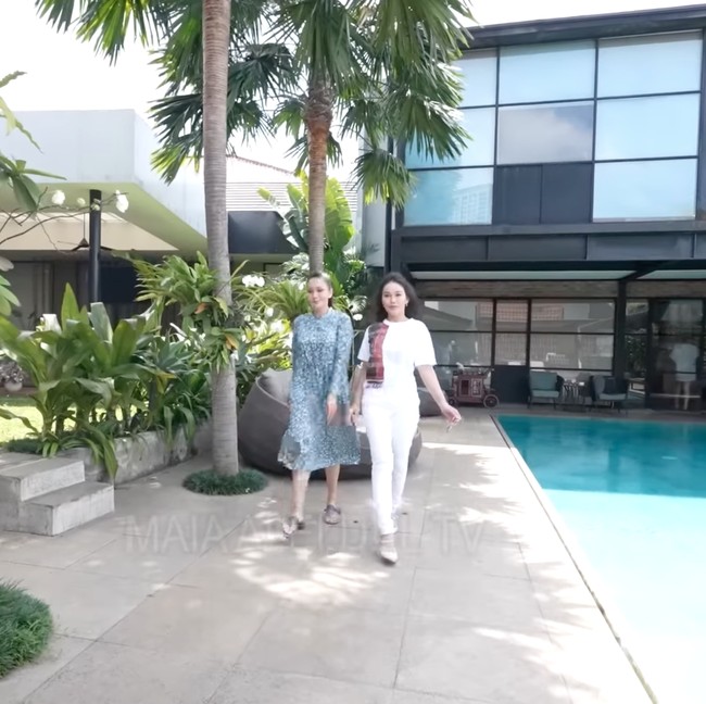 7 Foto Rumah Maia Estianty, Ada Kolam Renang Mengandung Anti Aging