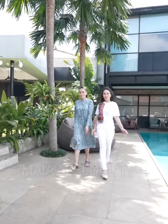 7 Foto Rumah Maia Estianty, Ada Kolam Renang Mengandung Anti Aging