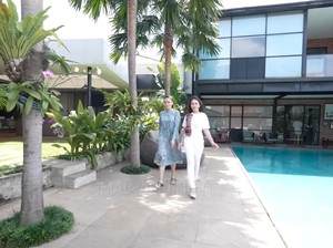 7 Foto Rumah Maia Estianty, Ada Kolam Renang Mengandung Anti Aging