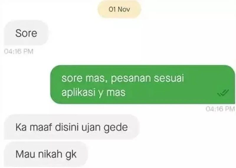 Kalau lagi nggak fokus, mending tunda dulu deh urusan bales chatnya. Daripada salah kirim kayak berikut ini, jadinya malu berat.