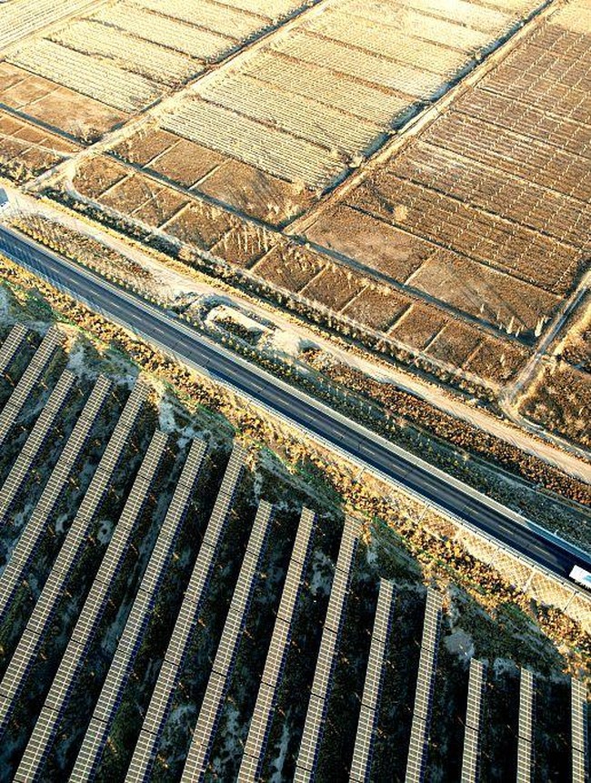 Pembangkit Listrik Tenaga Surya Ubah Gurun Gobi Menjadi Lumbung Energi Hijau