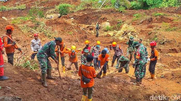 Tantangan dan Kendala Pencarian 3 Korban Longsor Arjasari Bandung