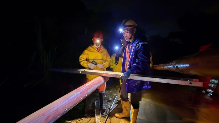 PLN Kerja Nonstop 24 Jam, Pulihkan Listrik Sumut Pasca Banjir