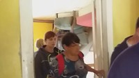 Rumah ini pun menjadi daya tarik utama Pusat Pendidikan dan Promosi Regional (CEPR) di Szymbark. Pengunjung berdatangan untuk merasakan sendiri pengalaman tour di rumah terbalik. Foto: Bolesławiec Television