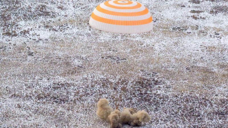The Soyuz MS-27 space capsule carrying the International Space Station (ISS) crew of NASA astronaut Jonny Kim, Roscosmos cosmonauts Sergey Ryzhikov and Alexey Zubritskiy lands in a remote area near Zhezkazgan, Kazakhstan, December 9, 2025. NASA/Bill Ingalls/Handout via REUTERS ATTENTION EDITORS - THIS IMAGE HAS BEEN SUPPLIED BY A THIRD PARTY. MANDATORY CREDIT.      TPX IMAGES OF THE DAY
