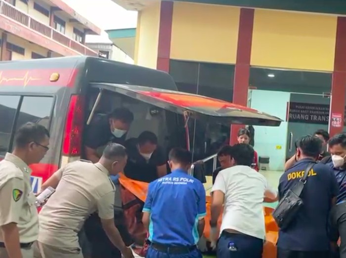 Tangis Suami Usai Istri Hamil Anak Pertama Tewas dalam Kebakaran Terra Drone