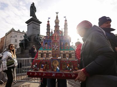 Tradisi Berusia 83 Tahun, Szopka Krakow Tampilkan Diorama Natal Penuh Warna