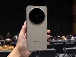 Aksi Orkestra Erwin Gutawa yang Ekspresif dalam Jepretan Vivo X300 Pro