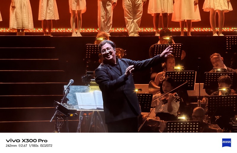 Vivo X300 Pro di konser Symphonesia