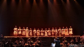 Aksi paduan suara anak-anak yang bikin terenyuh. Selain kamera telephoto canggih, Vivo X300 Pro juga dilengkapi kamera utama dan kamera ultrawide yang masing-masing memiliki resolusi 50 MP. Foto: Virgina Maulita Putri/detikINET