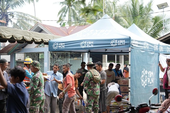 Warga Desa Blang Panjoe Aceh Sambut Haru Bantuan dari ESDM dan PLN