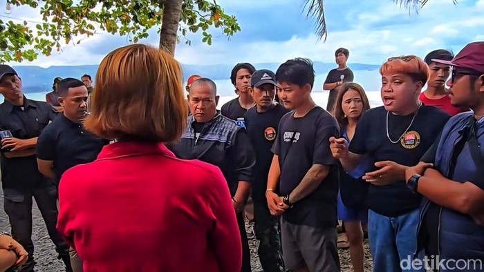 Kades Citepus Pasang Badan Saat Investor Glamping Ancam Seret Warung Warga