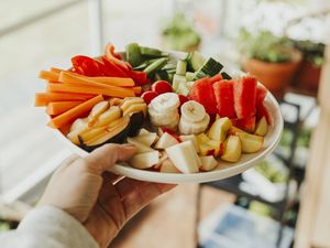 Ingin Gigi Awet Sehat? Saran Pakar, Banyak-banyak Makan Buah dan Sayur