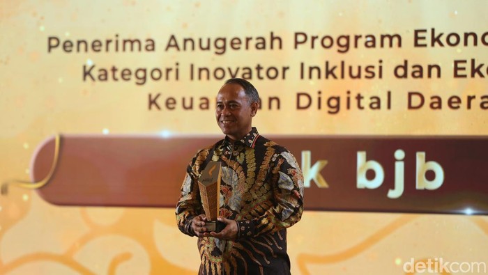 Digitalisasi Bawa Bank bjb Raih detikJabar Awards 2025