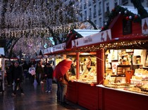 Dingin Menyergap, Pengunjung Nikmati Kemeriahan Natal Nantes