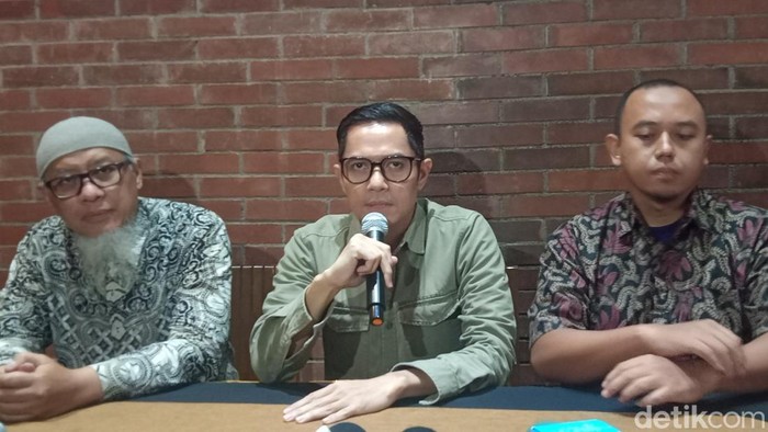 Dude Harlino Bantu Suarakan Keluhan Lender DSI soal Pengembalian Dana yang Mandek