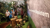 Museum Bank Indonesia (MuBI) kembali menghadirkan pengalaman edukatif bagi publik melalui pembukaan pameran temporer bertajuk Ecophilia: Jaga Bumi, Jaga Greenerasi. Pemilihan tema lingkungan dalam pameran ini berangkat dari berbagai temuan survei dalam beberapa tahun terakhir yang menunjukkan meningkatnya kesadaran masyarakat terhadap perilaku dan gaya hidup yang lebih ramah lingkungan.