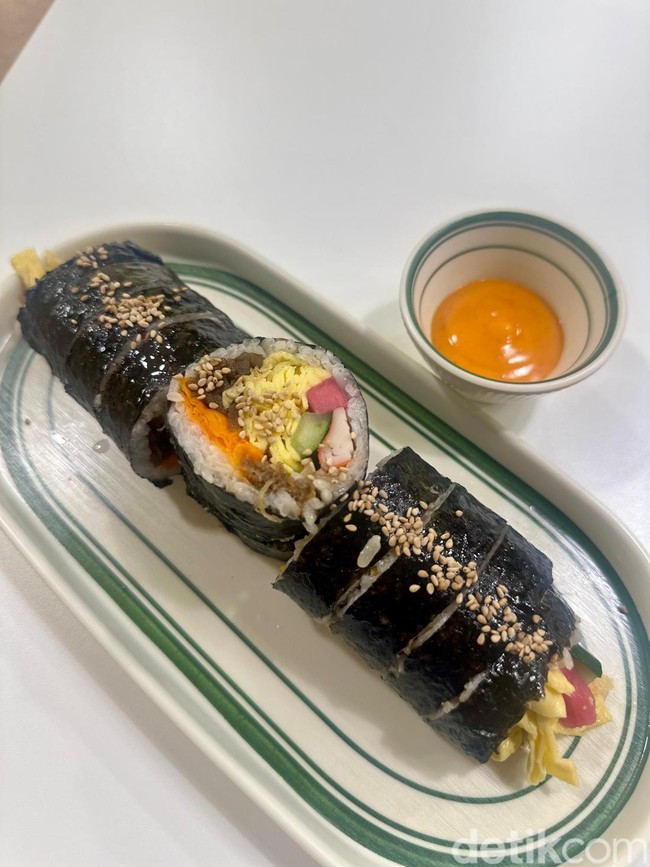 Yummy! Ada Bulgogi Gimbab dan Rose Tteokbokki Mantul di Depok