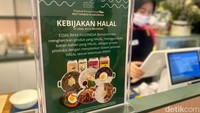 Saat ini Essel sudah mengantongi sertifikat halal dari Badan Penyelenggara Jaminan Produk Halal (BPJPH). Muslim pun bisa bersantap dengan nyaman. Foto: Andi Annisa DR/detikfood