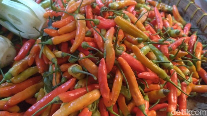 Harga Cabai Setan Tembus Rp 105 Ribu di Pasar Kajen Pekalongan