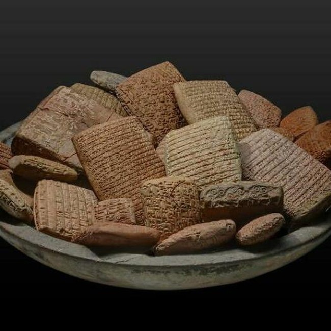 Jangan Scroll Saat Lapar! 11 Benda Ini Menyamar Jadi Makanan Lezat